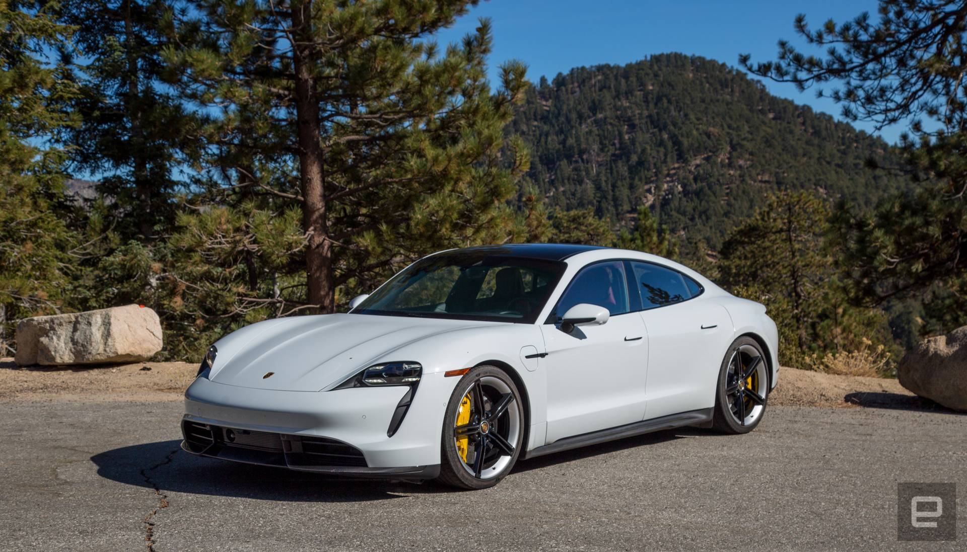 保时捷正式召回43万辆可能存在动力消失问题的taycan电动车