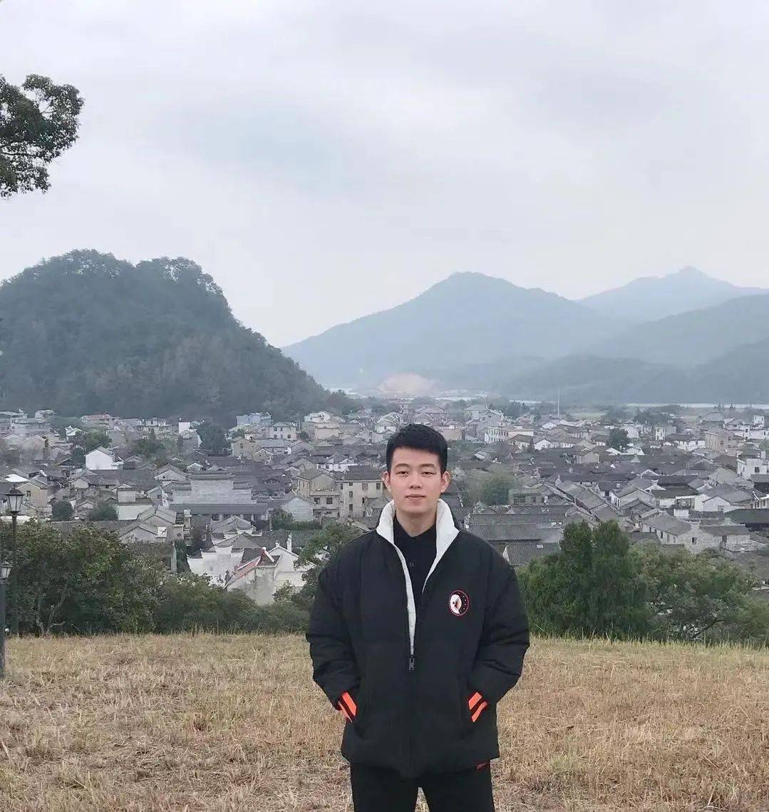 在现实中坚持追寻理想——记法律学院2021荣誉毕业生俞海涛 学术资讯 